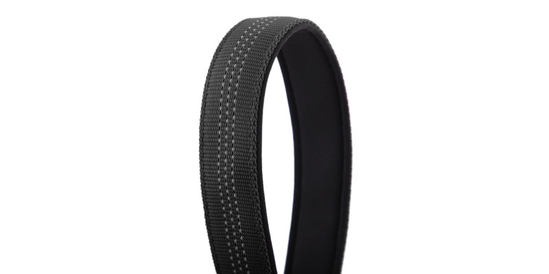 Smycz z amortyzatorem Alpha Czarna – mocna i stylowa | HUGGY DOGGY