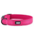Różowa obroża Walky od HUGGY DOGGY z odblaskowymi paskami, zwiększająca bezpieczeństwo piesków podczas spacerów nocnych