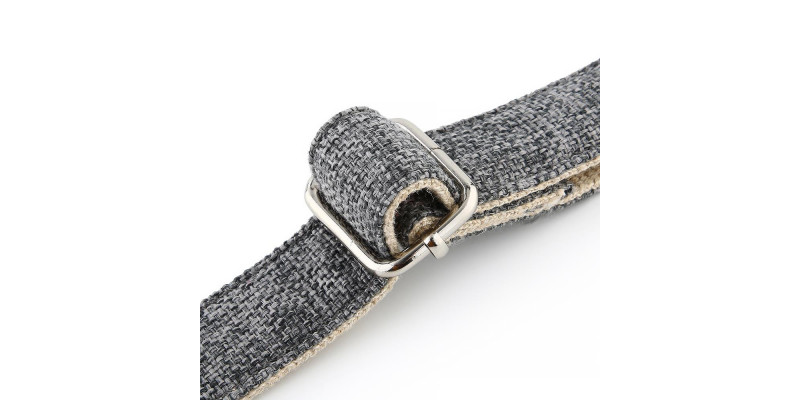 Obroża z grawerem Eko HUGGY DOGGY w neutralnym odcieniu szarości, łącząca funkcjonalność z ekologicznymi materiałami.